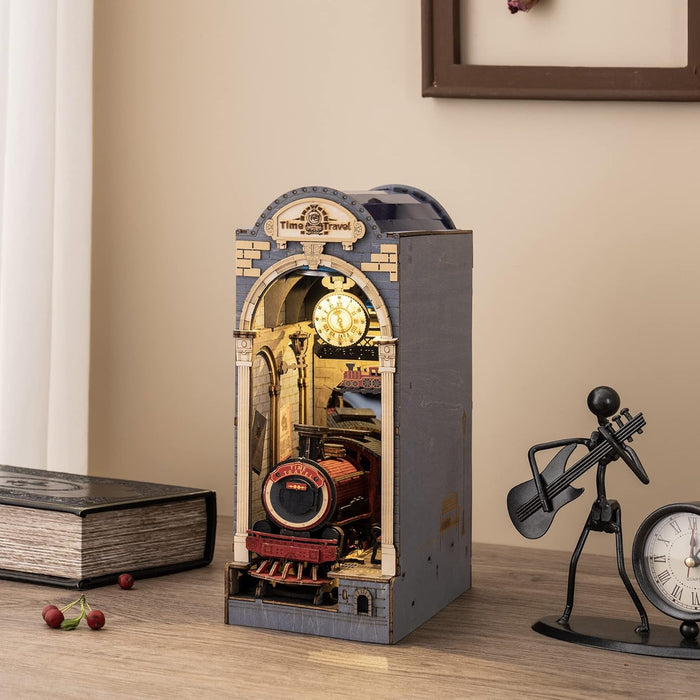 Book Nook Holzbausatz – Zeitreise