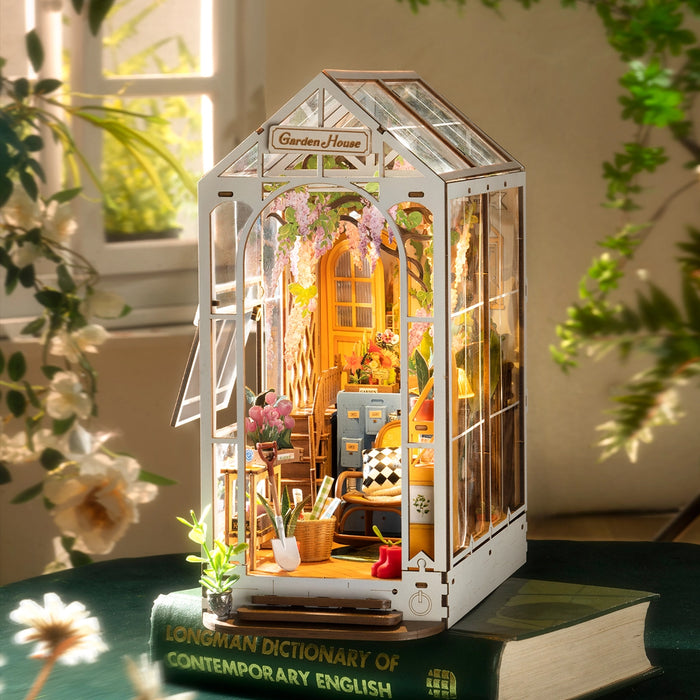 Kit de construction en bois Book Nook – Maison de jardin 