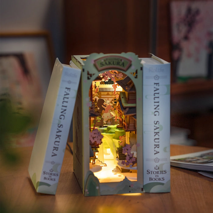 Kit di costruzione in legno Book Nook – Cascata di fiori di ciliegio 