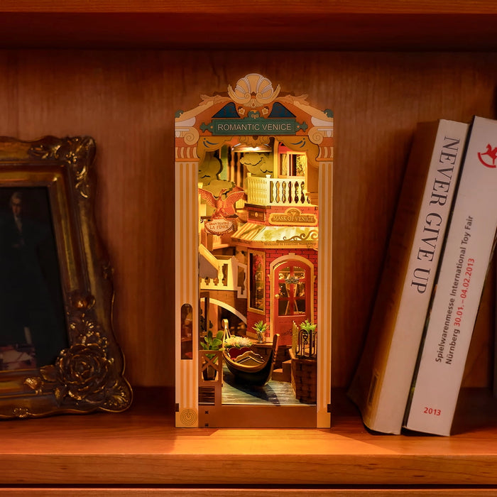 Book Nook Wood Kit – Romantic Venice 