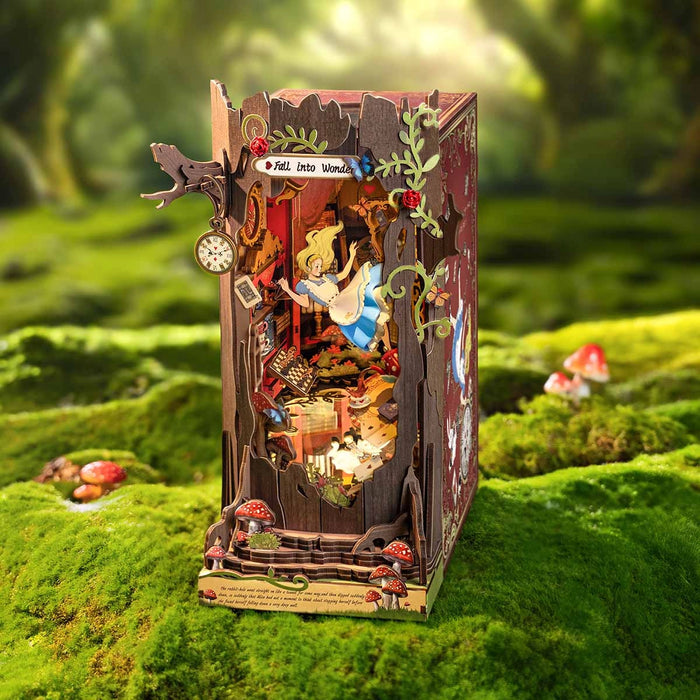 Book Nook Holzbausatz – Fall ins Wunderland