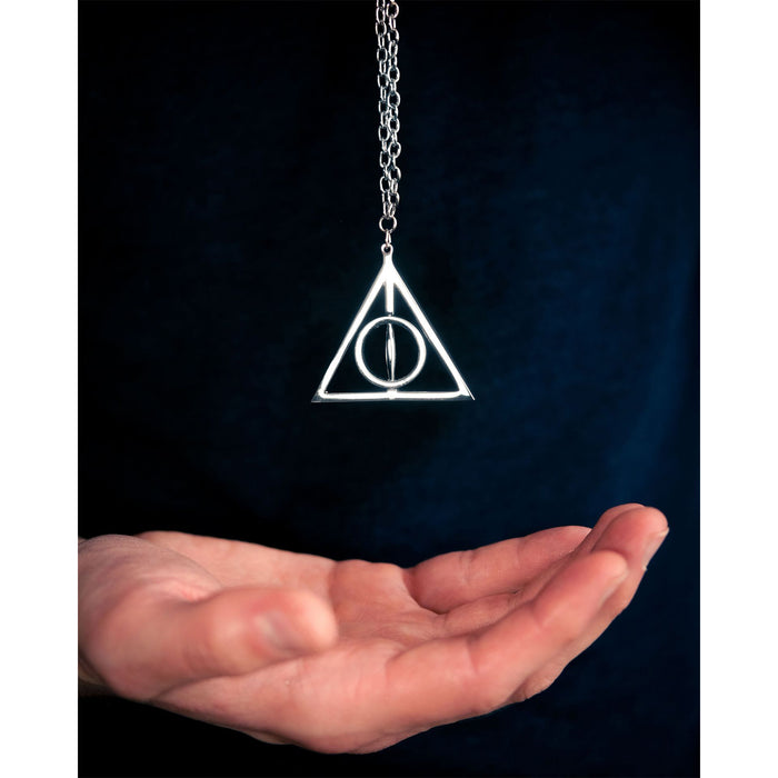 23023_harry-potter-xenophilius-lovegoods-heiligtuemer-des-todes-kette-action.jpg
