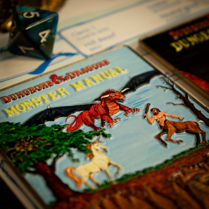 productImage-22085-dungeons-dragons-bucheinbaende-der-ersten-auflage-limitiertes-barren-set-zum-50-jubilaeum-4.jpg