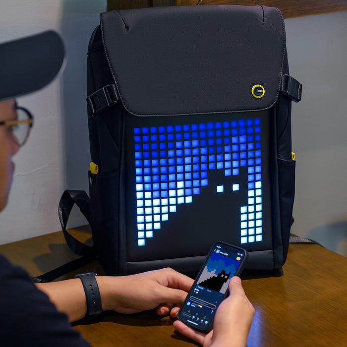 productImage-22433-divoom-pixoo-rucksack-mit-pixel-display-2.jpg