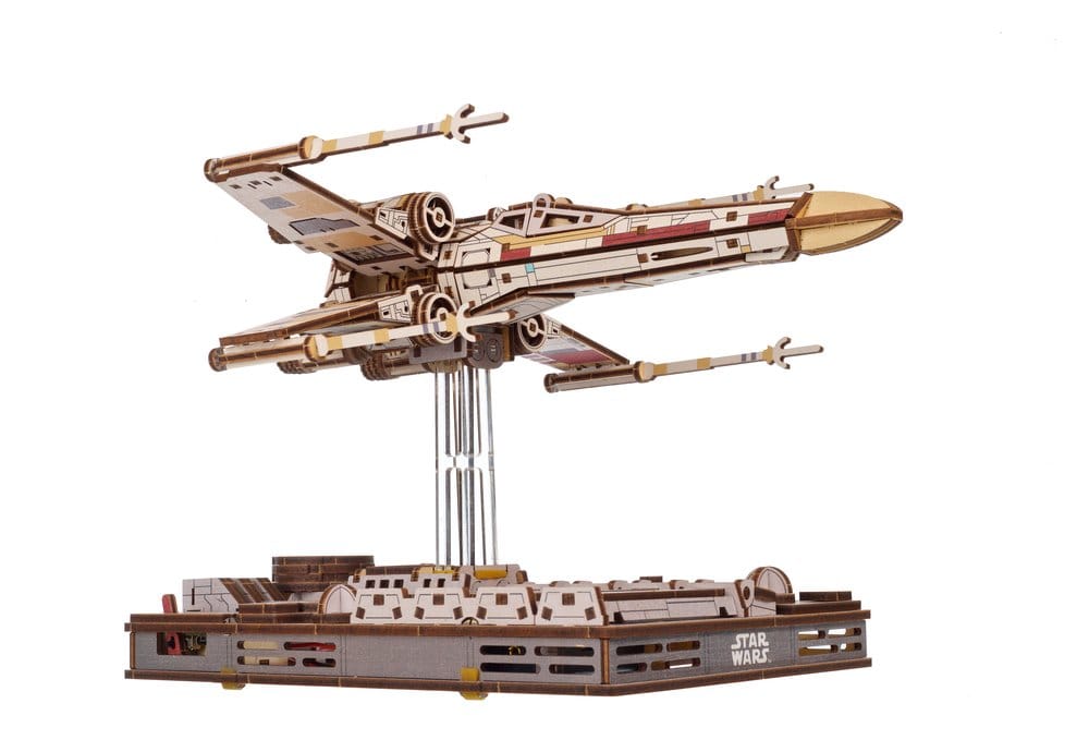 Maquette en bois Star Wars X-Wing Starfighter de Luke Skywalker