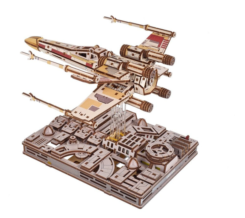 Maquette en bois Star Wars X-Wing Starfighter de Luke Skywalker