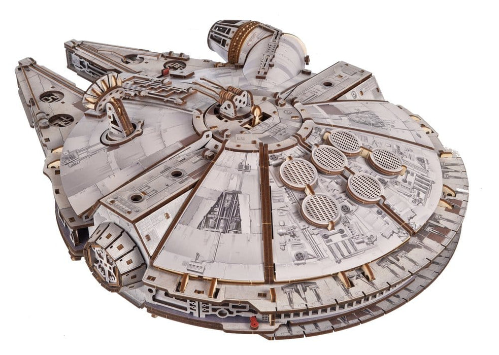 Maquette en bois Star Wars Faucon Millenium
