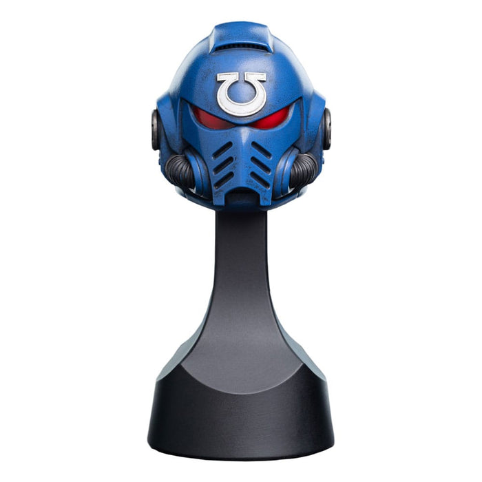 Replica dell'elmo degli Ultramarines di Warhammer 40,000