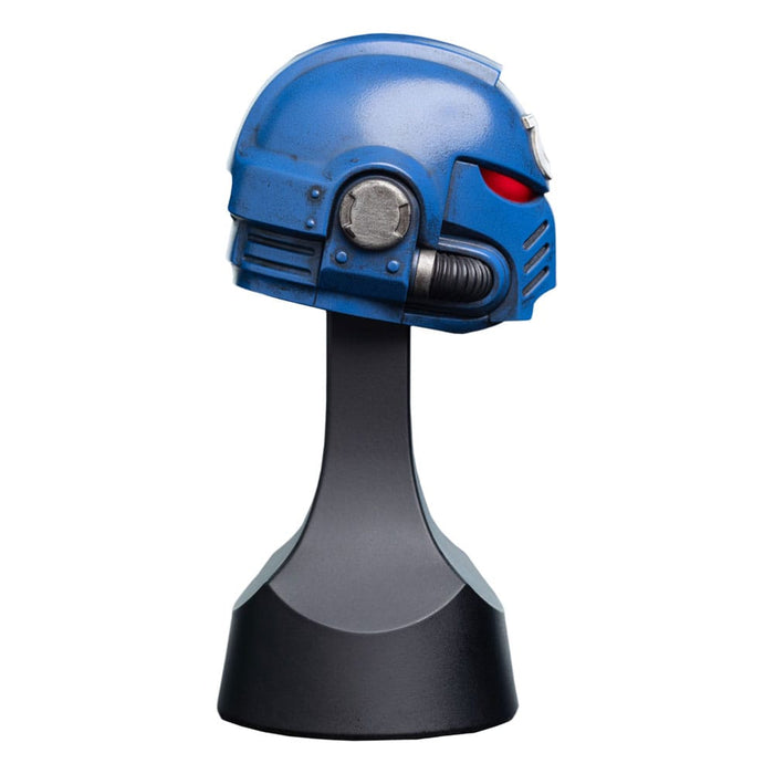 Replica dell'elmo degli Ultramarines di Warhammer 40,000