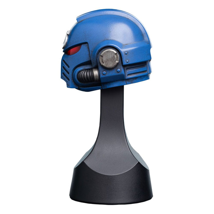 Replica dell'elmo degli Ultramarines di Warhammer 40,000